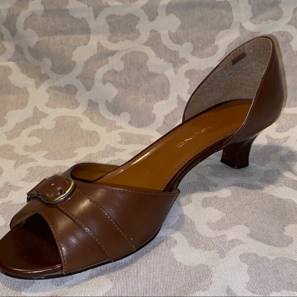 Bandolino Brown Heels - Picture 2 of 8